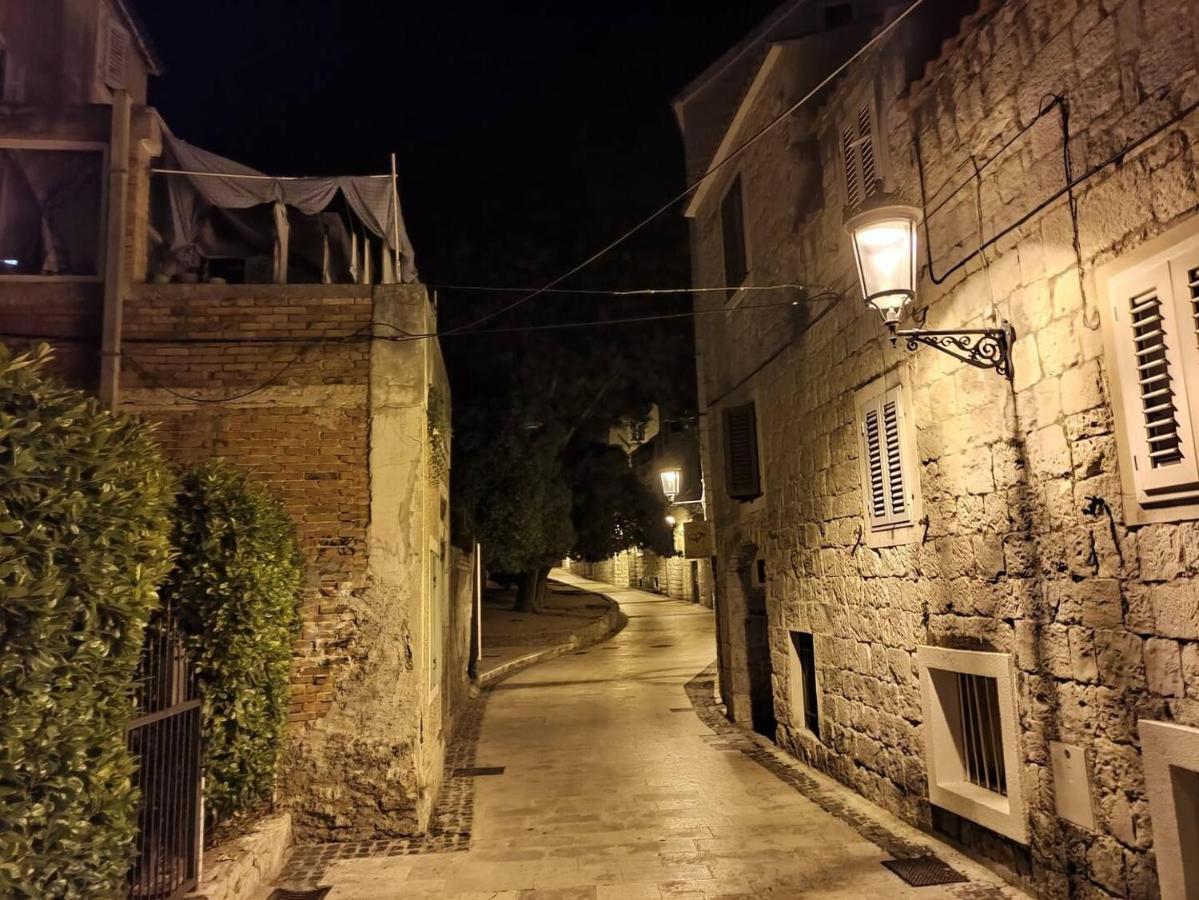 The Center Of Split, Renovated Stone House Appartement Buitenkant foto