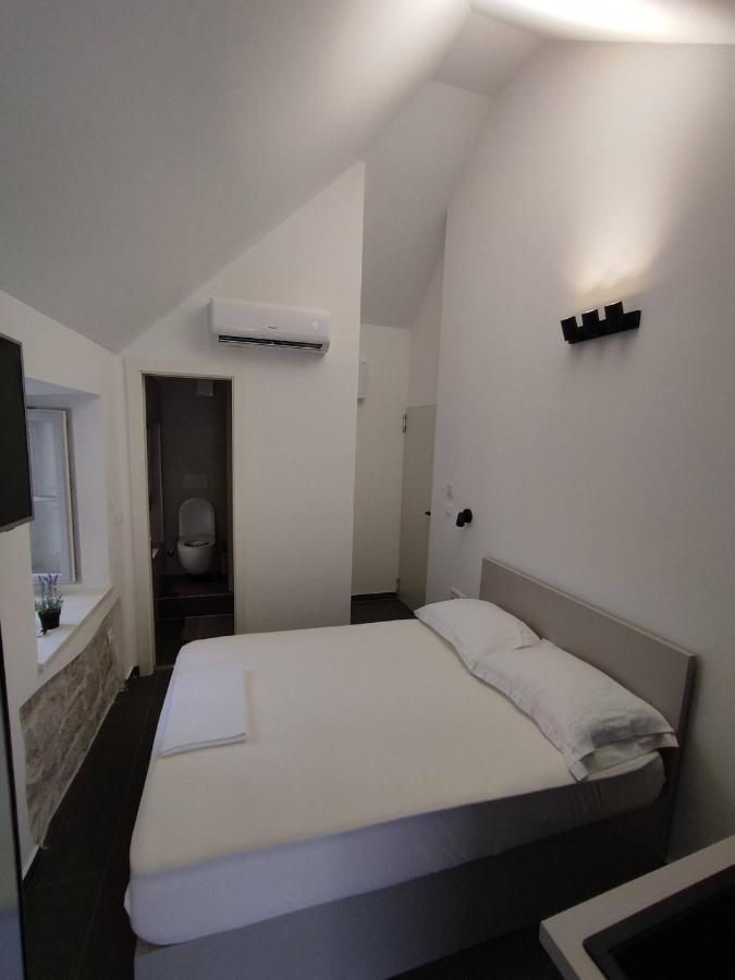 The Center Of Split, Renovated Stone House Appartement Buitenkant foto